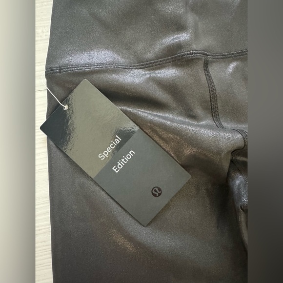 Brand New Lululemon Wunder Train High Rise Leggings 25” Foil - Picture 4 of 4